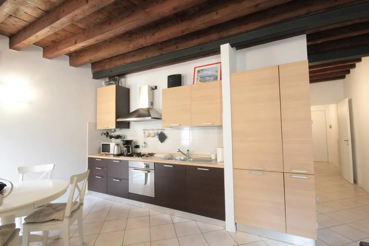Interno 4 - Central Cozy New Flat Desenzano del Garda Apartman
