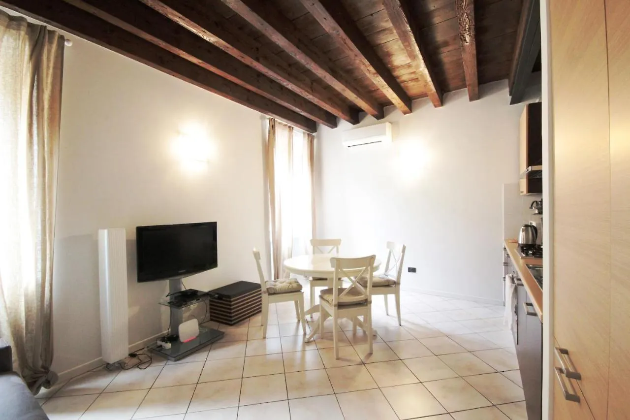 Interno 4 - Central Cozy New Flat Desenzano del Garda